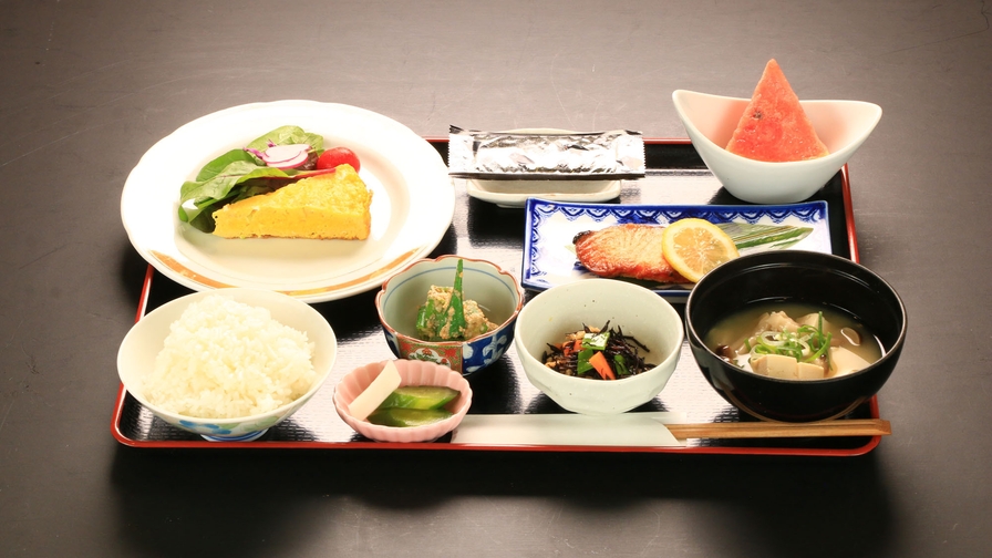 【1泊朝食】店主手作りの栄養満点朝食で朝からエネルギーチャージ！